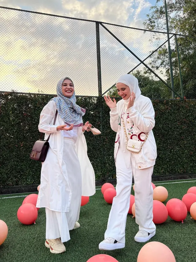 Zaskia Sungkar dan Shireen Sungkar