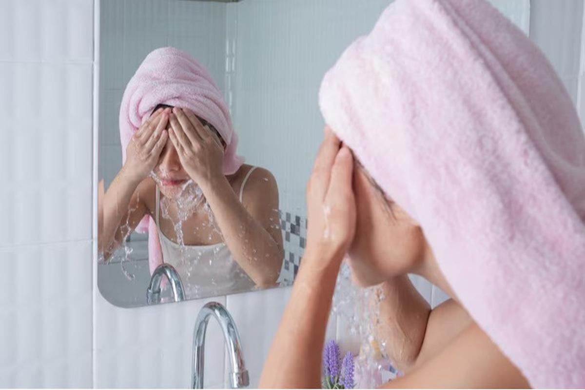 Mencuci muka bisa melepaskan microbeads ke dalam bumi