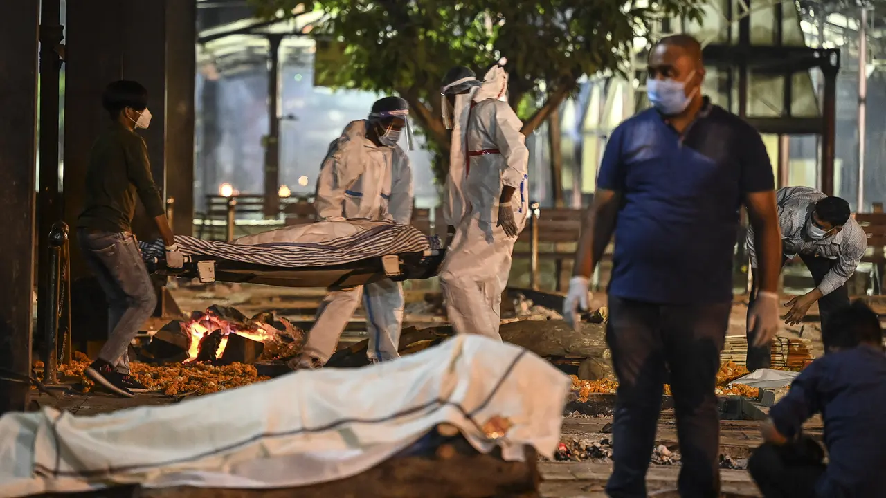 Aktivitas Krematorium Saat Gelombang Kedua Corona di India