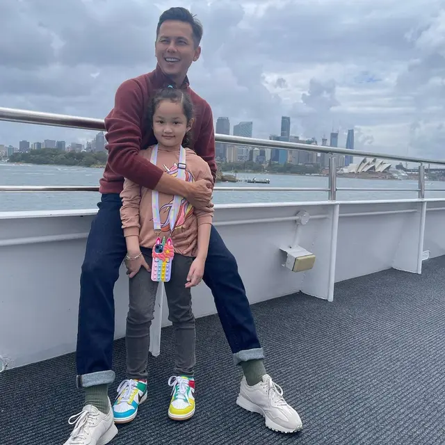 Ussy Sulistiawaty bersama keluarga liburan (Instagram/ussypratama)