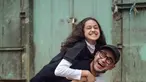 Kesuksesan Asila Maisa terbukti usai mengisi salah satu original sountrack film 'Bismillah Kunikahi Suamimu' dengan judul Sanggup. Namun gaya manggungnya dinilai netizen sok asik. Kendati demikian, sang ayah, Ramzi tak ambil pusing dengan hujatan netizen. (Liputan6.com/IG/abiramzi76)