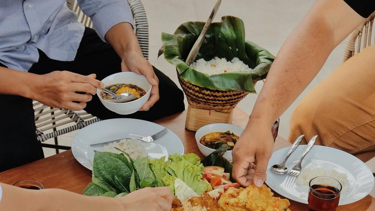 37 Rekomendasi Tempat Makan Enak di Bandung untuk Keluarga 2025, Ini Daftarnya