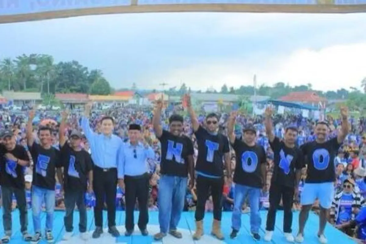 Calon Bupati Halmahera Timur (Haltim) nomor urut 1, Muhammad Farrel Adhitama menggelar kampanye ‘Satu Hati’ di Lapangan Desa Binagara, Wasile Selatan (Istimewa)
