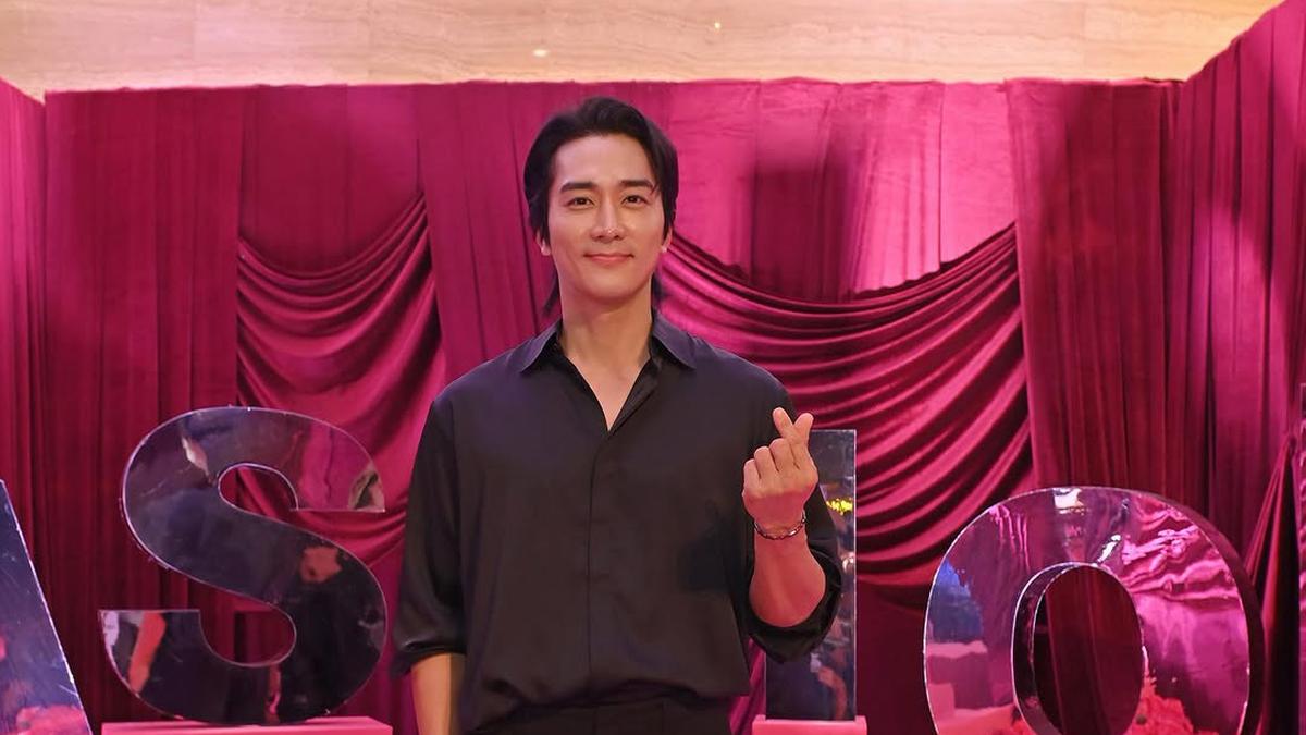Momen Song Seung Heon Tiba di Jakarta: Saya Sudah Lama Ingin ke Indonesia, Senang Akhirnya Bisa Datang