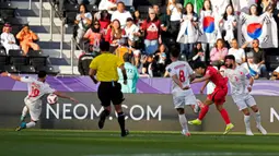 Timnas Korea Selatan meraih poin penuh pada laga pertama penyisihan Grup E Piala Asia 2023 setelah mengalahkan Bahrain 3-1. Dengan hasil ini, mereka memimpin klasemen grup. (AP Photo/Thanassis Stavrakis)