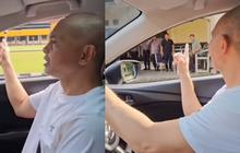 Gaya Santai Jenderal Polisi saat Patroli, Berkaos Oblong Nyetir Sendiri jadi Sorotan