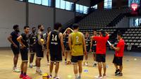 Timnas Bola Basket 3x3 Indonesia Putra sedang melakukan latihan perdana pada Senin (4/4/2022)