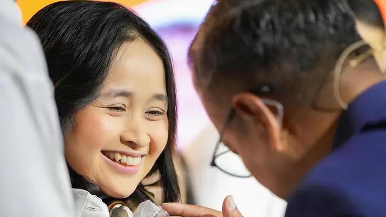 7 Potret Gritte Agatha Gelar Penyerahan Anak ke Gereja, Arief Hidayat Ikut Belajar