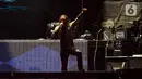 Aksi panggung grup band asal  Amerika As I Lay Dying saat tampil dalam Festival musik hammersonic 2024 di Pantai Carnaval Ancol, Jakarta, Minggu (5/5/2024). (Liputan6.com/Herman Zakharia)