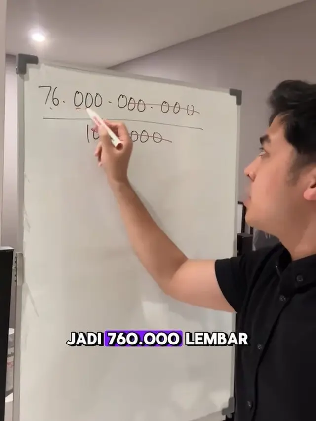 Potret Jerome Polin menghitung banyaknya uang Rp 76 Miliar (Sumber: Instagram/jeromepolin)
