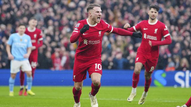 Foto: Nathan Ake Blunder, Man City Harus Puas Ditahan Imbang Liverpool di Liga Inggris