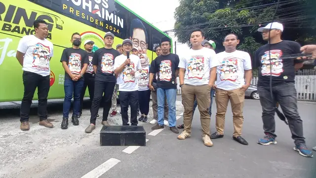 Tommy Kurniawan bersama dengan Sekjen PKB Hasanuddin Wahid melepas Touring Garda Kebangsaan