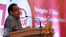 Menteri Sekretariat Negara, Pratikno memberikan sambutan pada peringatan 17 tahun ICW di Jakarta, Selasa (4/8/2015).Peringatan 17 tahun ICW bersamaan dengan pembukaan Sekolah Anti Korupsi. (Liputan6.com/Helmi Fithriansyah)