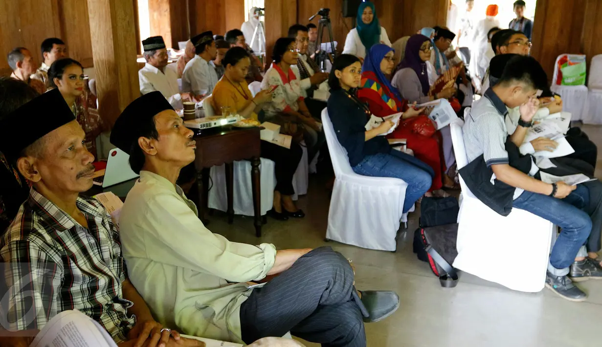 Memperingati Hari Ayah, Sanggar Fortune dan Komunitas Rumah Pencerah (KRP) menggelar seminar parenting untuk para orangtua di kawasan Lebak Bulus, Jakarta, Kamis (12/11/2015). (Liputan6.com/Yoppy Renato)