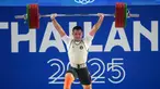Peraih medali emas Olimpiade 2024 Paris, Rizki Juniansyah kembali meraih kepingan emas dari ajang SEA Games 2025 Thailand. (Dok Kemenpora RI)