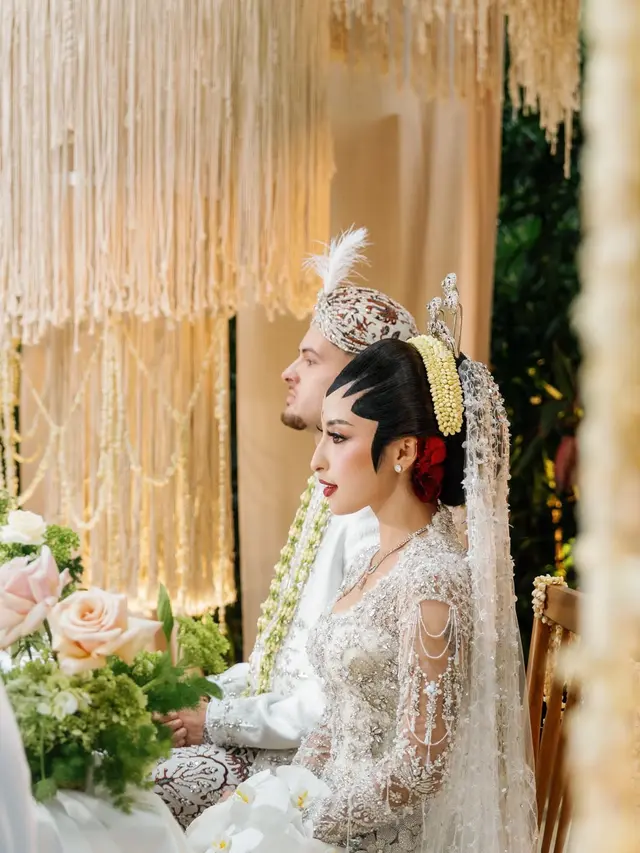 Jennifer Coppen saat akad nikah. [@jennifercoppenreal20]