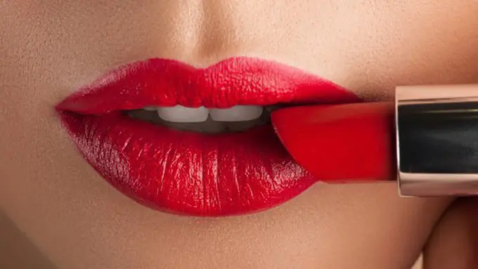 Tips memakai lipstik/copyright Shutterstock.com