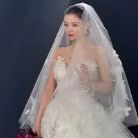 Kim Yoo-jung memainkan peran Baek Ah-jin dalam serial asli TVING Dear X. Dalam episode berikutnya ia pun telah menikah. [@you_r_love]