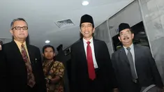 Presiden terpilih Joko Widodo (Jokowi) kembali bertugas sebagai gubernur DKI Jakarta (Liputan6.com/Herman Zakharia)