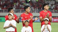 Pemain Timnas Indonesia, Pratama Arhan, Marselino Ferdinan, dan Rafael Struick saat&nbsp;laga lanjutan Grup B Piala AFF 2024 melawan Laos di Stadion Manahan, Solo, Jawa Tengah, Kamis (12/12/2024). (Bola.com/Abdul Aziz)