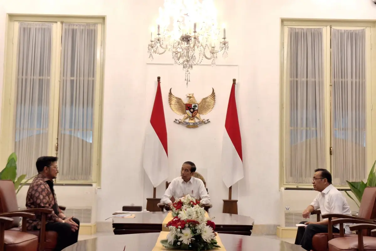 Mantan Menteri Pertanian (Mentan) Syahrul Yasin Limpo menemui Presiden Joko Widodo )Jokowi) di Kompleks Istana Kepresidenan Jakarta, pada Minggu (8/10/2023) malam. (Foto: Biro Pers Sekretariat Presiden)