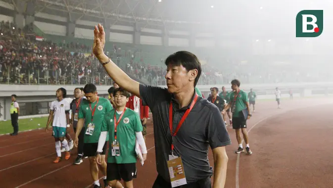 Merayakan Dedikasi Shin Tae-yong: CEO Persebaya Ajak Fans Timnas Indonesia Bersama Membangun Masa Depan!