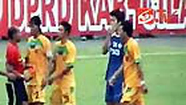 Kartu Merah Berujung Ricuh