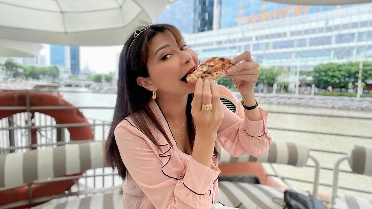 Potret Tamara Bleszynski yang Tetap Tampil Stunning di Usia 50 Tahun, Awet Muda Bak 'Vampir'