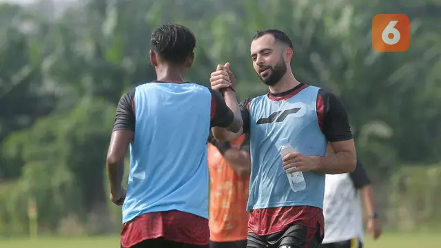 Foto: Penampakan Jordi Amat di Sesi Latihan Persija Jakarta
