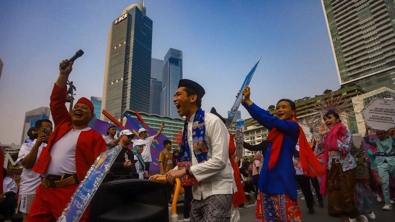 FOTO: Pawai Budaya Betawi Semarakkan HUT ke 499 Jakarta di Bundaran HI