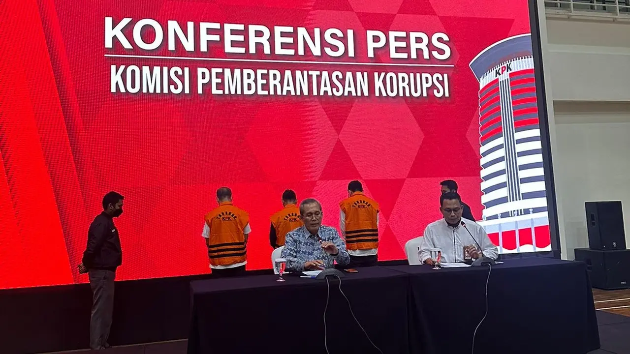 Komisi Pemberantasan Korupsi (KPK) menetapkan enam orang tersangka dalam kasus dugaan tindak pidana korupsi penyaluran bantuan sosial (bansos) beras untuk keluarga penerima manfaat (KPM) dan program keluarga harapan (PKH) di Kementerian Sosial Tahun 2020.