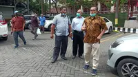 Wakil Direktur Pasca Sarjana Universitas Islam Negeri Sunan Ampel (UINSA) Surabaya, Achmad Nur Fuad, diperiksa sebagai saksi korban oleh penyidik Polrestabes Surabaya. (Foto: Liputan6.com/Dian Kurniawan)