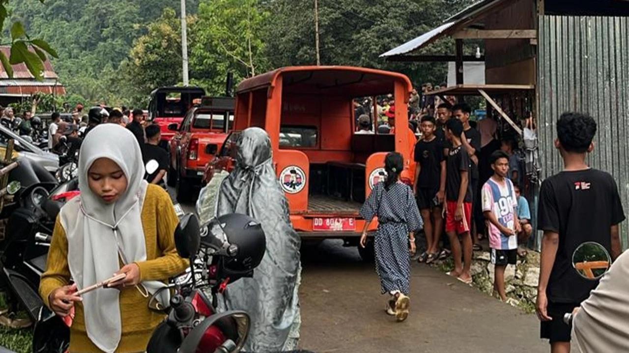 Helikopter TNI Temukan Api Diduga Pesawat ATR Jatuh