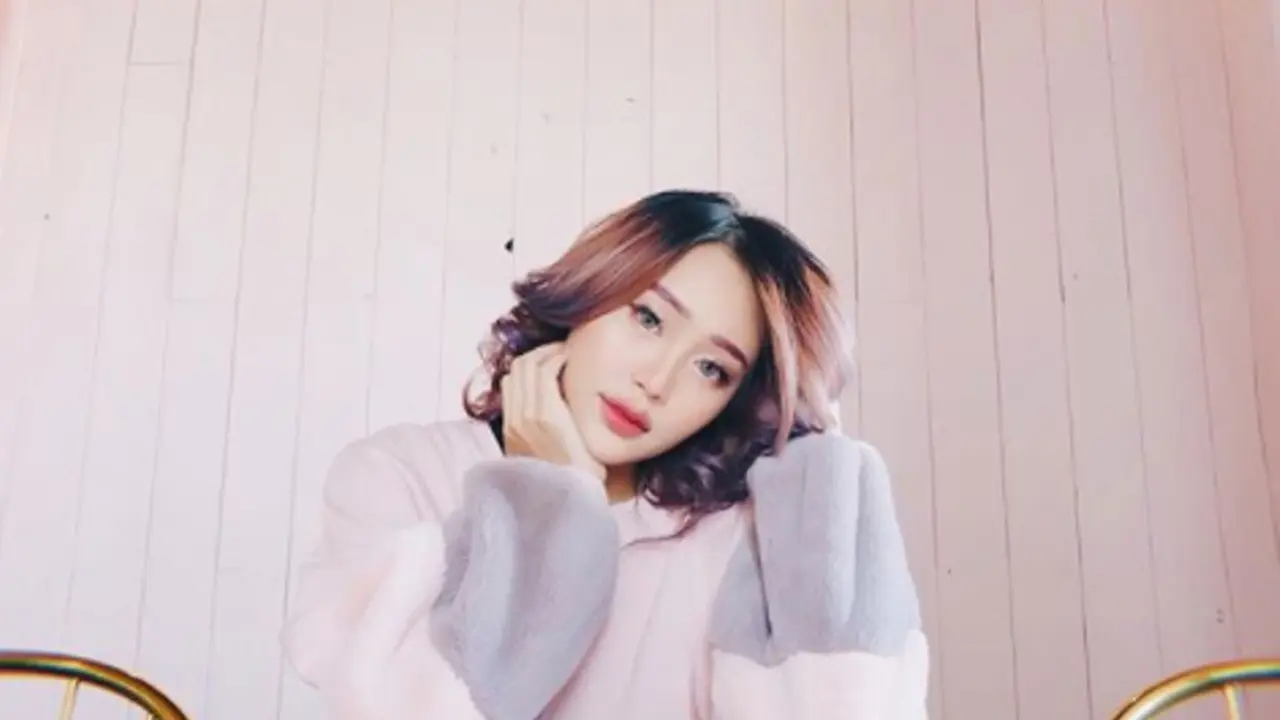 Makeup Dewy Seperti Cewek Korea ala Janine Intansari