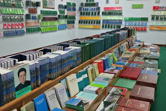 Suatu toko buku di Pyongyang, Korea Utara. (Sumber Wikimedia/Roman Harak via Creative Commons)