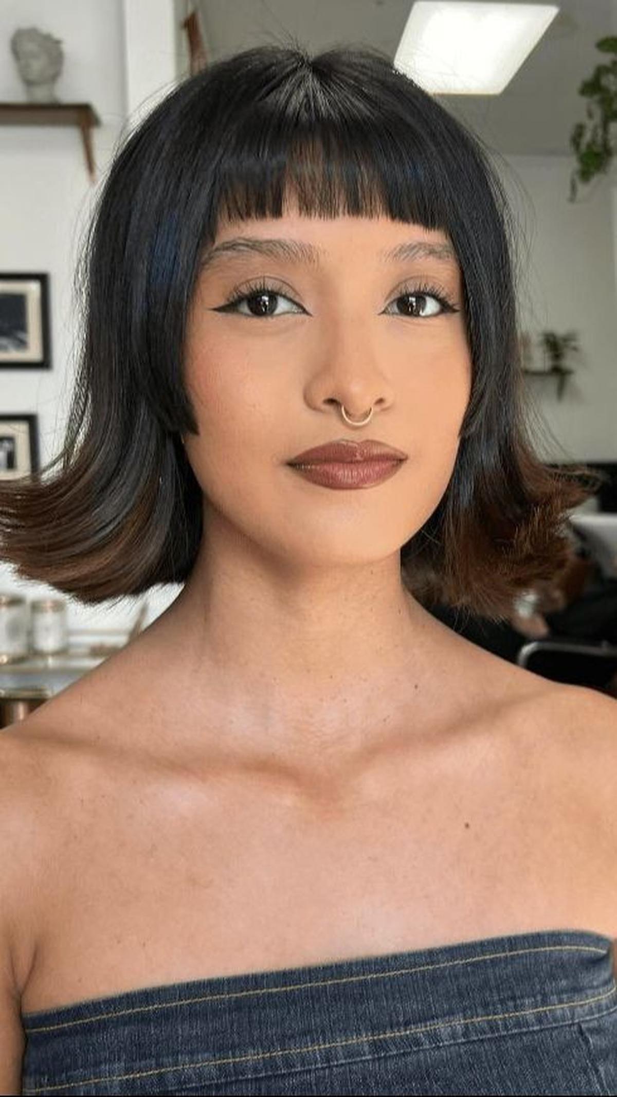 <b>Model Micro Bangs With See Through</b>