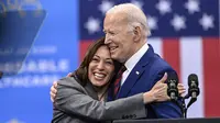 Joe Biden juga mengucapkan terima kasih kepada Kamala Harris yang ia nilai sudah menjadi mitra yang luar biasa. (AP Photo/Matt Kelley, File)