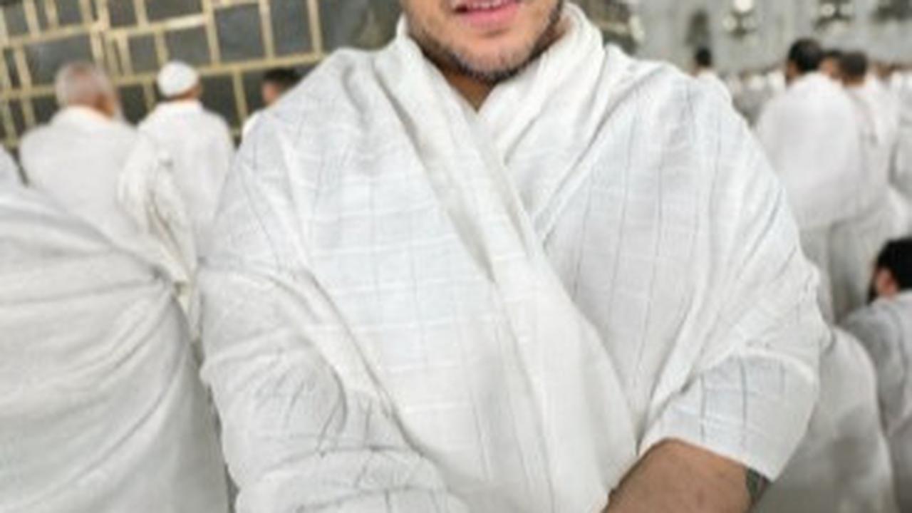 Ivan Gunawan di Depan Kabah