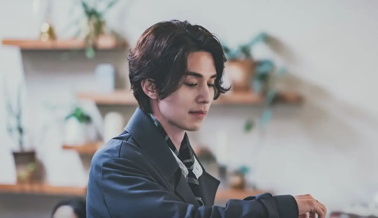 Lee Dong Wook dalam drakor Tale Of The Nine-Tailed 1938. (Instagram/ tvn_drama)