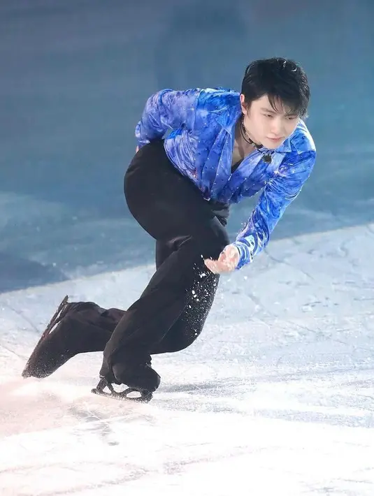 Yuzuru gagal mencetak sejarah karena tidak berhasil melakukan lompatan pertama dari Quadraple Axel yang memang dikenal sulit. Ia juga sempat terjatuh di lompatan berikutnya. (Instagram/yuzuruoi).