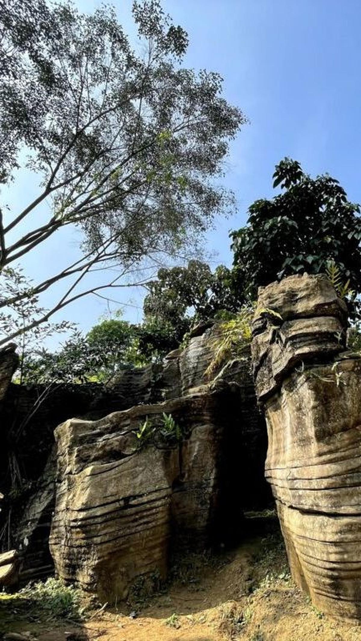 <b>1. Goa Agung Garunggang</b>
