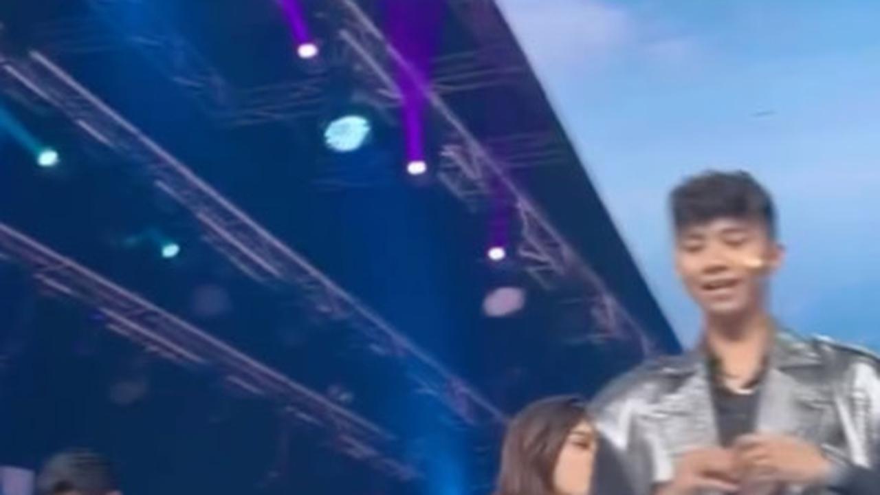 5 Momen Pemain Magic 5 Tampil Musikal, Bagi-Bagi Permen ke Penggemar