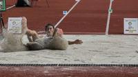 Maria Londa sukses meraih medali emas pada lompat jauh test event Asian Games 2018 di Stadion Utama Gelora Bung Karno (SUGBK), Minggu (11/2/2018). (Liputan6.com/Faizal Fanani)