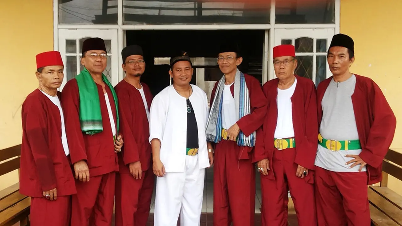 Baju Betawi adalah Pakaian Tradisional, Warisan Budaya Indonesia yang ...