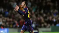 Lawan PSG, Adriano Duet dengan Pique