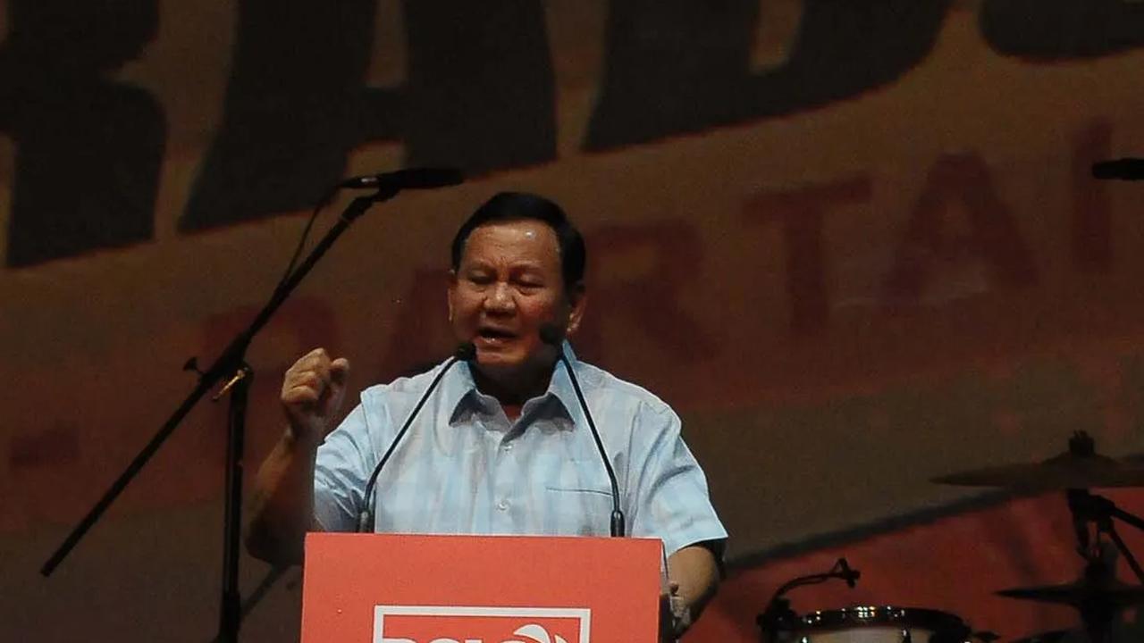 Sementara itu, terkait dengan status Gibran yang masih kader PDIP, Bacapres Prabowo Subianto mengaku, tidak ada masalah dengan status putra sulung Presiden Joko Widodo (Jokowi) itu.<br>