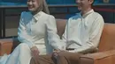 Dengan penampilan anggun, Dinda tampil serasi dengan Rey dalam balutan busana putih yang elegan. Keduanya menikmati malam romantis di bawah langit, saling berpegangan tangan dan menghabiskan waktu bersama. Kejutan ulang tahun ini menjadi bukti nyata cinta Rey yang tak lekang oleh waktu untuk Dinda. (Liputan6.com/IG/@dindahw)