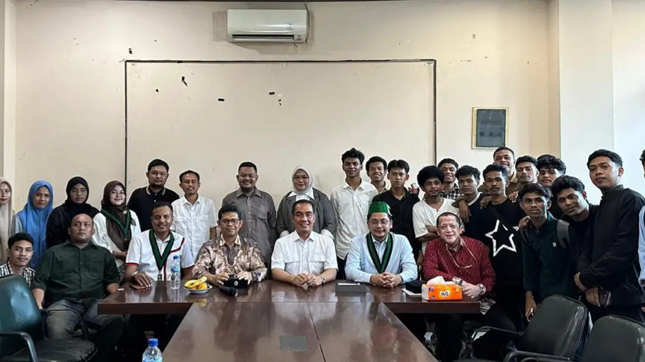 Diskusi digelar antara PB HMI, Otoritas Jasa Keuangan dan Komisi XI DPR RI di Sekretariat PB HMI Jakarta, Kamis 9 Oktober 2025 (Istimewa)