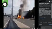 Gambar tangkapan layar video yang diklaim sebuah mobil listrik Tesla meledak di Manhattan, Amerika Serikat. (sumber: Facebook)
