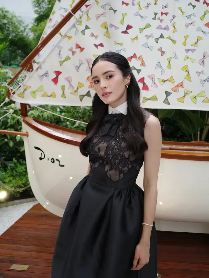 Bak Dior Princess, Pesona Anggun Beby Tsabina Saat Berkunjung ke Dior House Bangkok Curi Perhatian